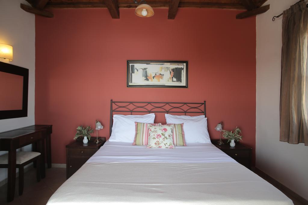 Hotel Yalis 4*